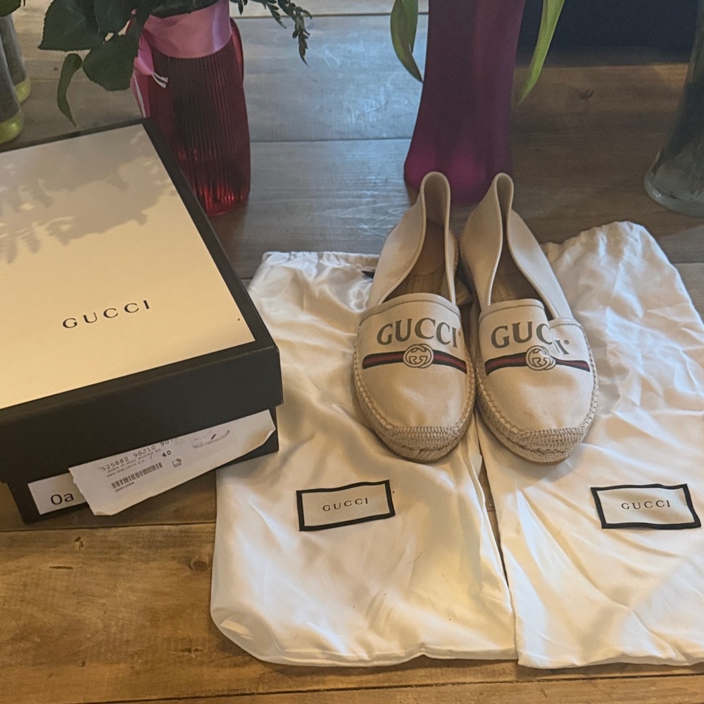 Gucci Women's Beige Espadrilles with Logo